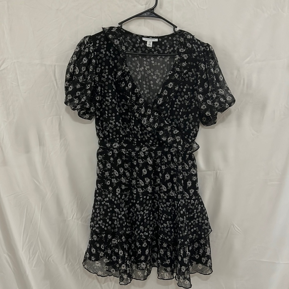 Brand new Topshop dress ✨